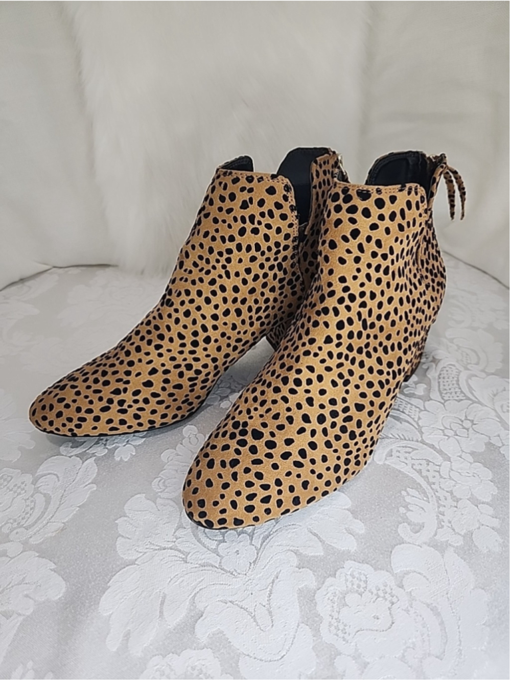 Women's cheetah ankle boot sz 10,Excellent Condition